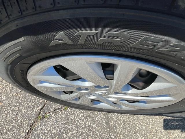 2018 Hyundai Elantra in Greenville, SC 29607 - 18105388 12