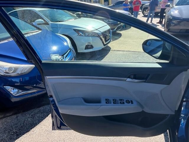 2018 Hyundai Elantra in Greenville, SC 29607 - 18105388 26