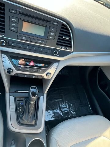 2018 Hyundai Elantra in Greenville, SC 29607 - 18105388 32