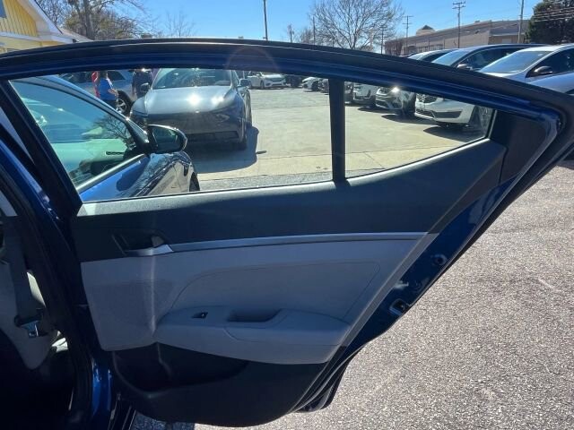 2018 Hyundai Elantra in Greenville, SC 29607 - 18105388 17