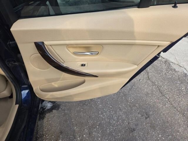 2016 BMW 320i xDrive in Greenville, SC 29607 - 18105389 26