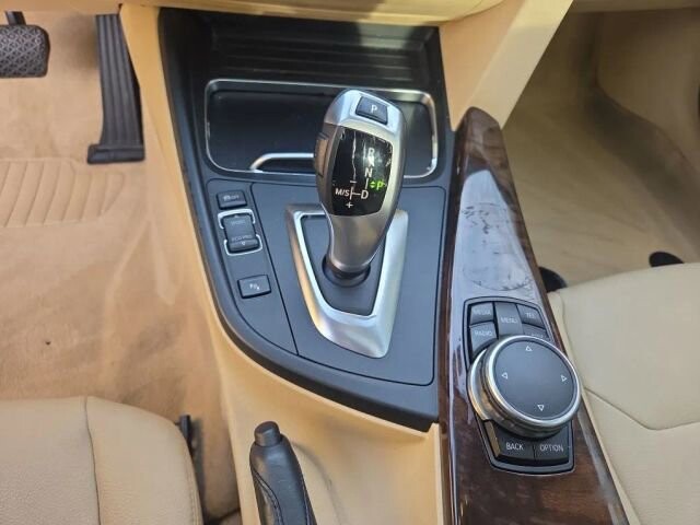 2016 BMW 320i xDrive in Greenville, SC 29607 - 18105389 43