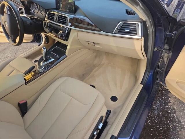 2016 BMW 320i xDrive in Greenville, SC 29607 - 18105389 25