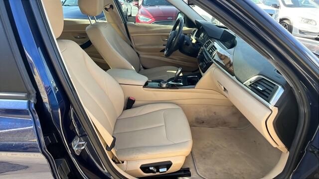 2016 BMW 320i xDrive in Greenville, SC 29607 - 18105389 50