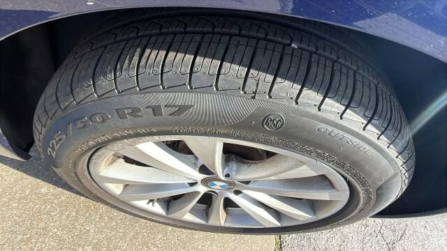 2016 BMW 320i xDrive in Greenville, SC 29607 - 18105389 11