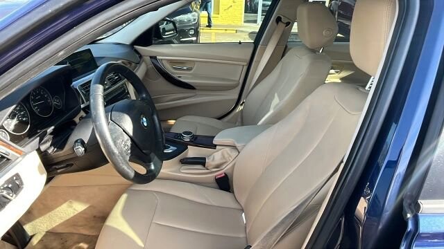 2016 BMW 320i xDrive in Greenville, SC 29607 - 18105389 59
