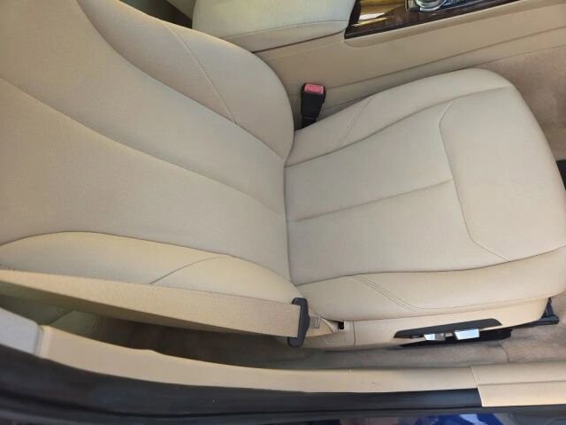 2016 BMW 320i xDrive in Greenville, SC 29607 - 18105389 22