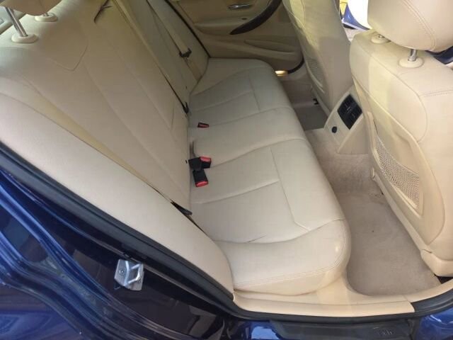 2016 BMW 320i xDrive in Greenville, SC 29607 - 18105389 29