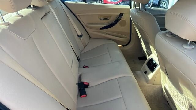 2016 BMW 320i xDrive in Greenville, SC 29607 - 18105389 55