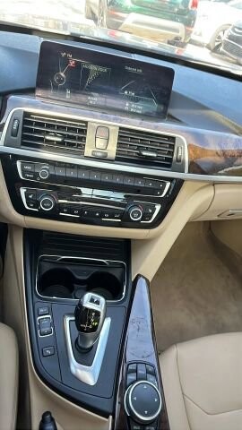 2016 BMW 320i xDrive in Greenville, SC 29607 - 18105389 60