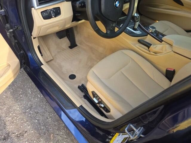 2016 BMW 320i xDrive in Greenville, SC 29607 - 18105389 39