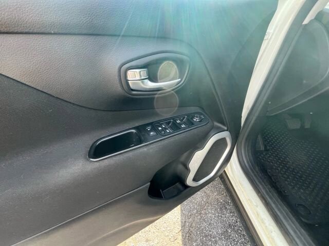 2018 Jeep Renegade in Greenville, SC 29607 - 18105390 27