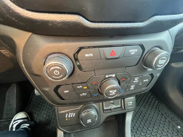 2018 Jeep Renegade in Greenville, SC 29607 - 18105390 32