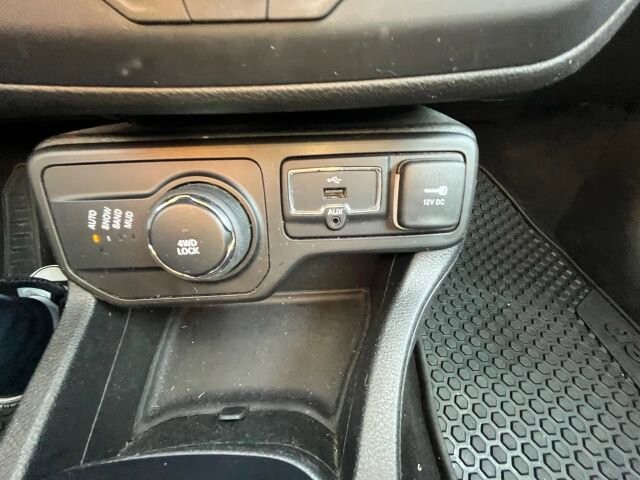 2018 Jeep Renegade in Greenville, SC 29607 - 18105390 31