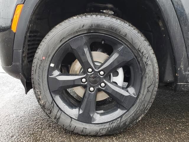 2026 Jeep Grand Cherokee in Bedford, OH 44146 - 18105399 12