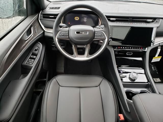 2026 Jeep Grand Cherokee in Bedford, OH 44146 - 18105399 10