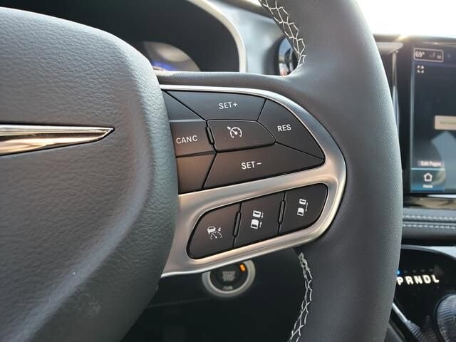 2026 Chrysler Pacifica in Bedford, OH 44146 - 18105400 10