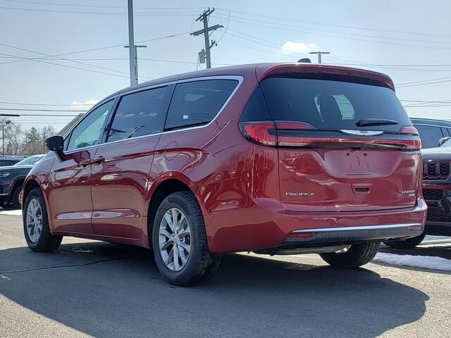 2026 Chrysler Pacifica in Bedford, OH 44146 - 18105402 3