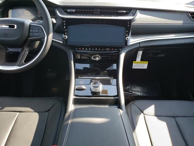 2026 Jeep Grand Cherokee in Bedford, OH 44146 - 18105403 9