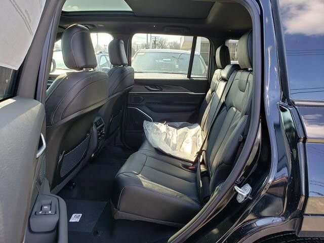 2026 Jeep Grand Cherokee in Bedford, OH 44146 - 18105403 8