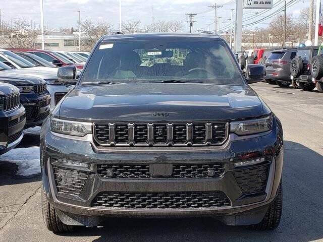 2026 Jeep Grand Cherokee in Bedford, OH 44146 - 18105403 5