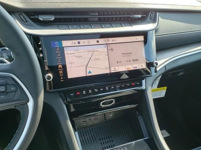 2026 Jeep Grand Cherokee in Bedford, OH 44146 - 18105403 11