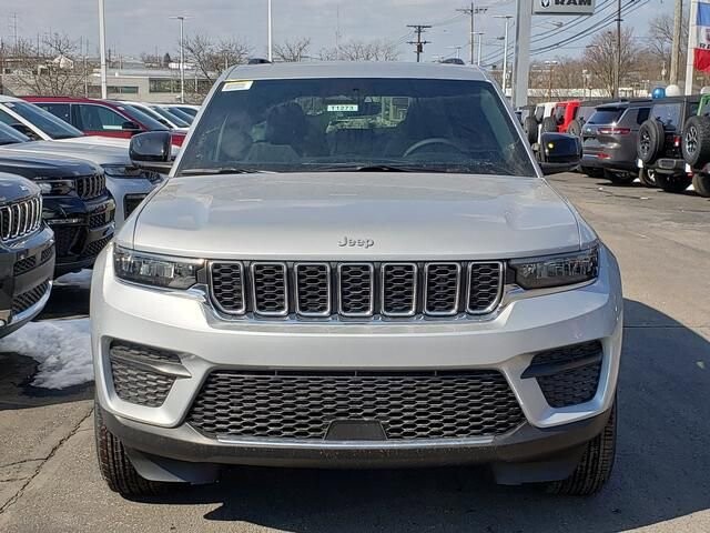 2026 Jeep Grand Cherokee in Bedford, OH 44146 - 18105404 5