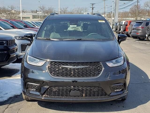 2026 Chrysler Pacifica in Bedford, OH 44146 - 18105405 5
