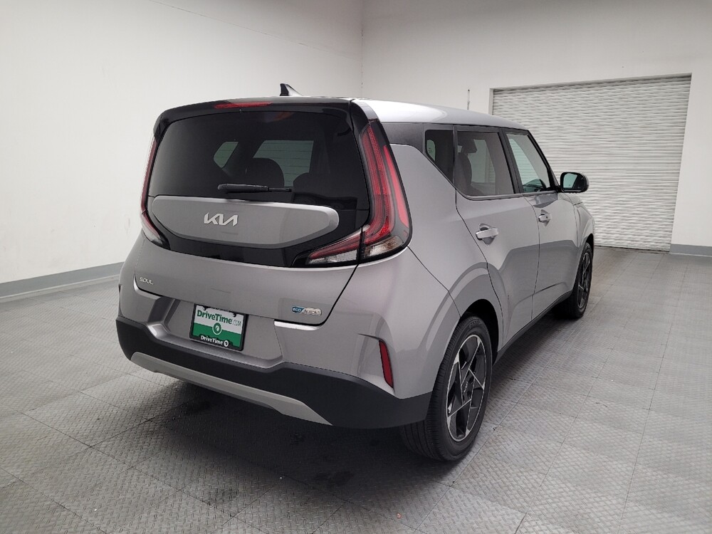 2023 Kia Soul in Riverside, CA 92504 - 18105442 7