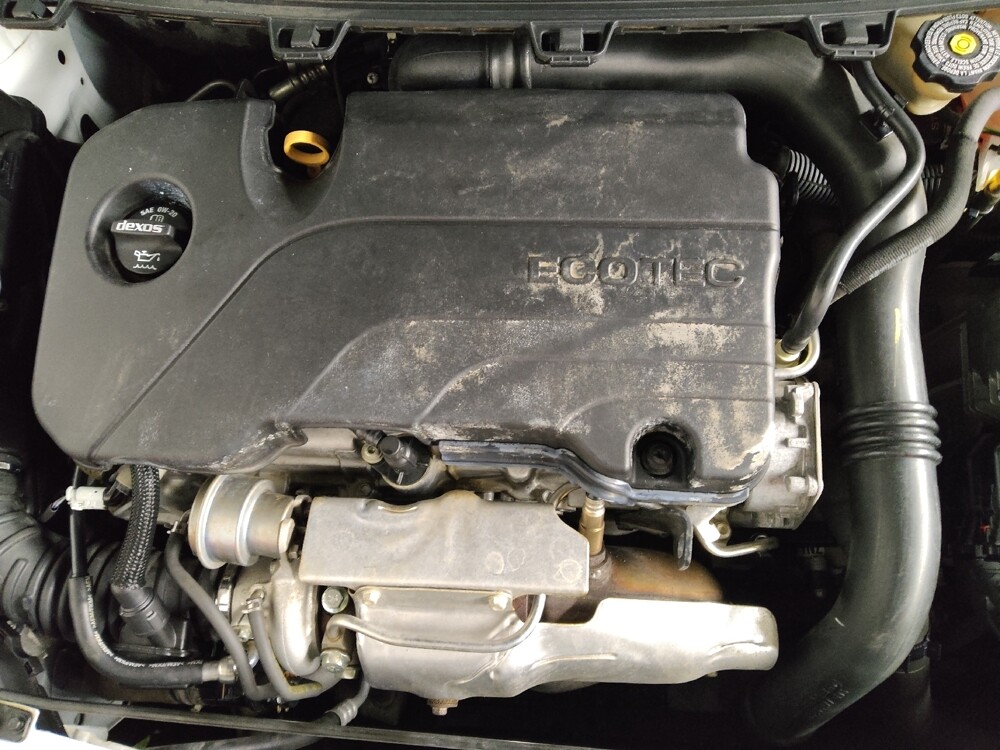 2018 Chevrolet Cruze in Jackson, MS 39211 - 18105459 30