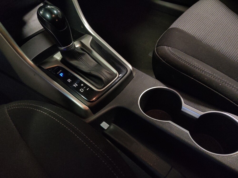 2013 Hyundai Elantra in Glendale, AZ 85301 - 18105489 26