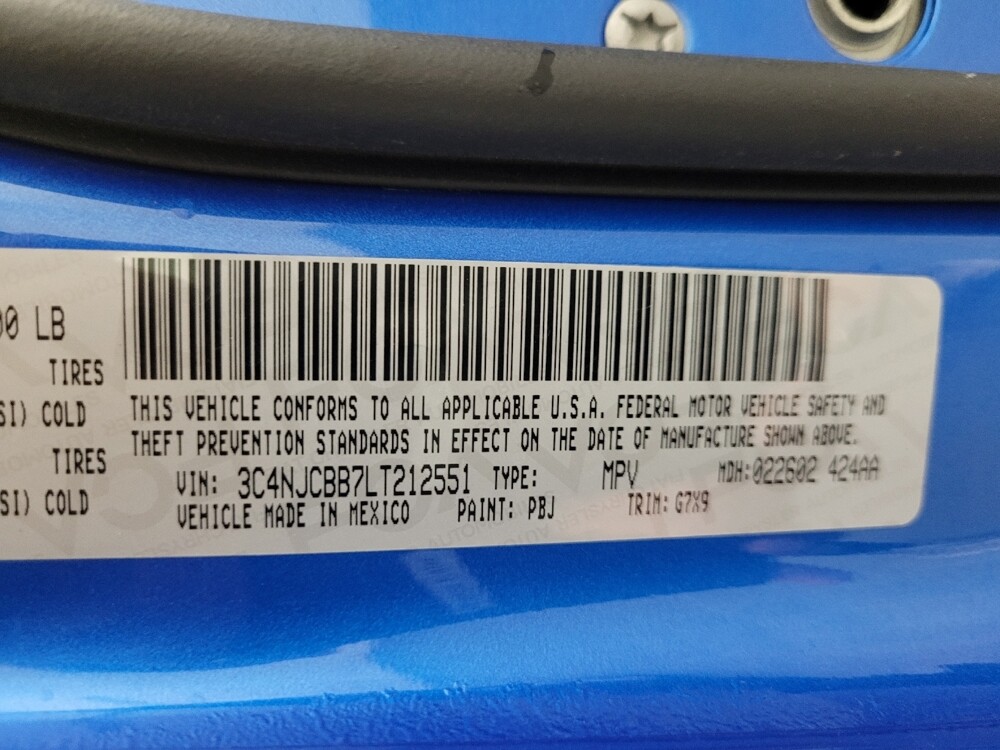 2020 Jeep Compass in Tucson, AZ 85705 - 18105490 33