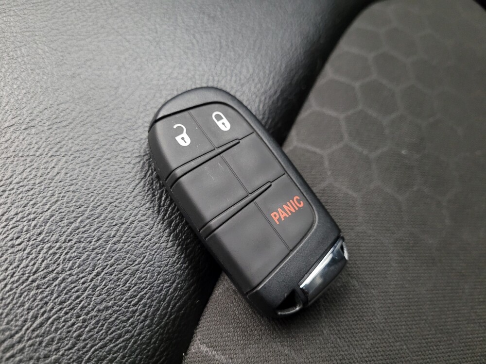 2020 Jeep Compass in Tucson, AZ 85705 - 18105490 32