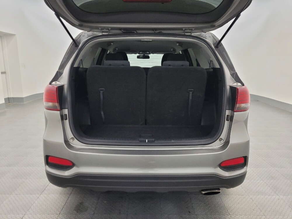2019 Kia Sorento in Glendale, AZ 85301 - 18105493 29