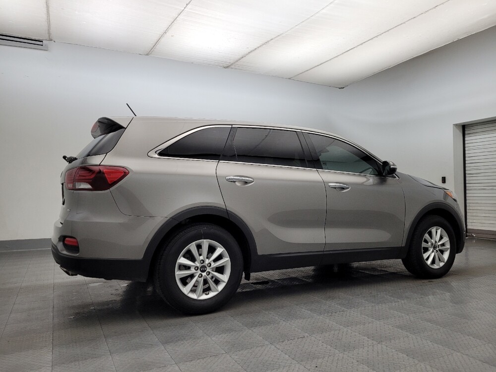 2019 Kia Sorento in Glendale, AZ 85301 - 18105493 10