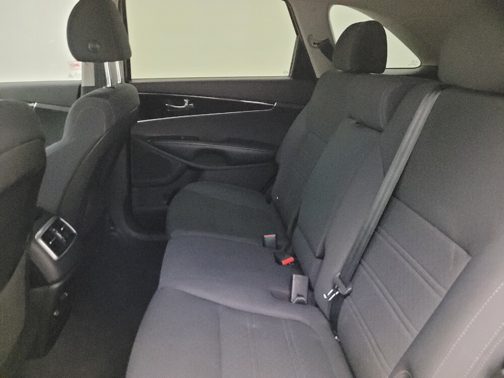 2019 Kia Sorento in Glendale, AZ 85301 - 18105493 18