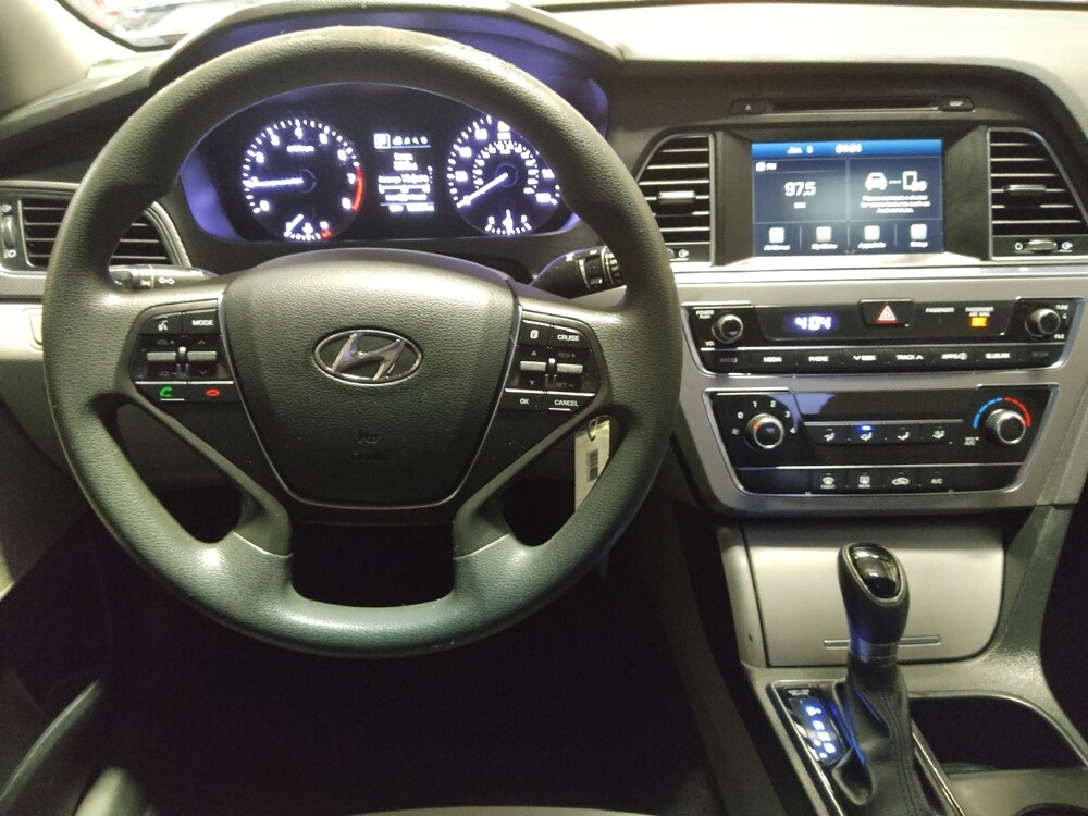 2016 Hyundai Sonata in Lakeland, FL 33815 - 18105500 22