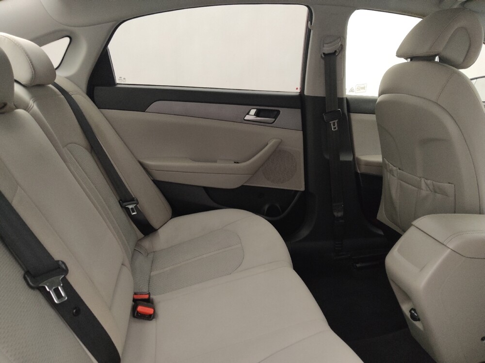 2016 Hyundai Sonata in Lakeland, FL 33815 - 18105500 19