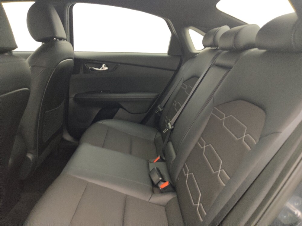 2024 Kia Forte in Tampa, FL 33612 - 18105502 18