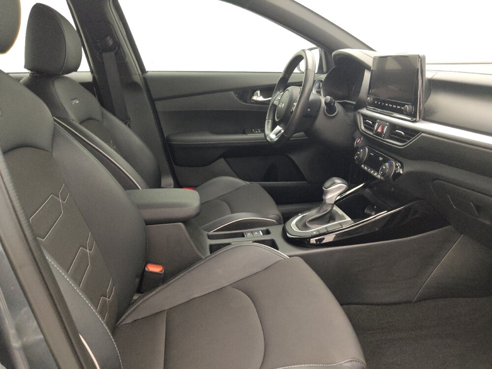 2024 Kia Forte in Tampa, FL 33612 - 18105502 21