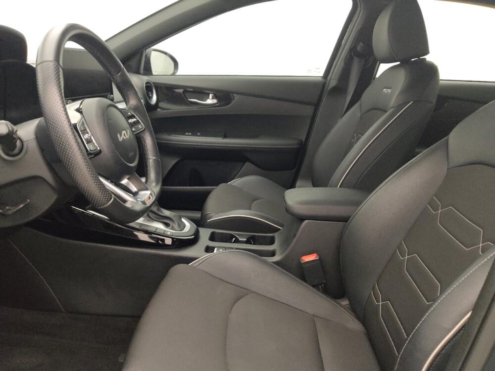 2024 Kia Forte in Tampa, FL 33612 - 18105502 17