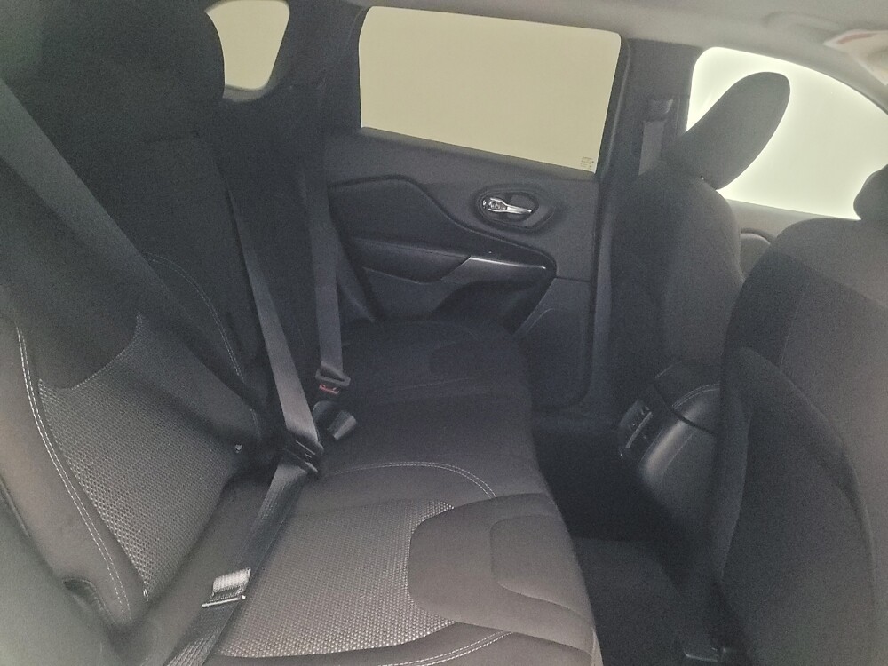 2019 Jeep Cherokee in Macon, GA 31210 - 18105519 19