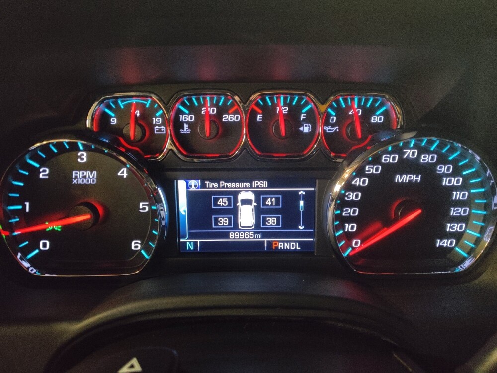 2018 Chevrolet Tahoe in Orlando, FL 32808 - 18105525 23