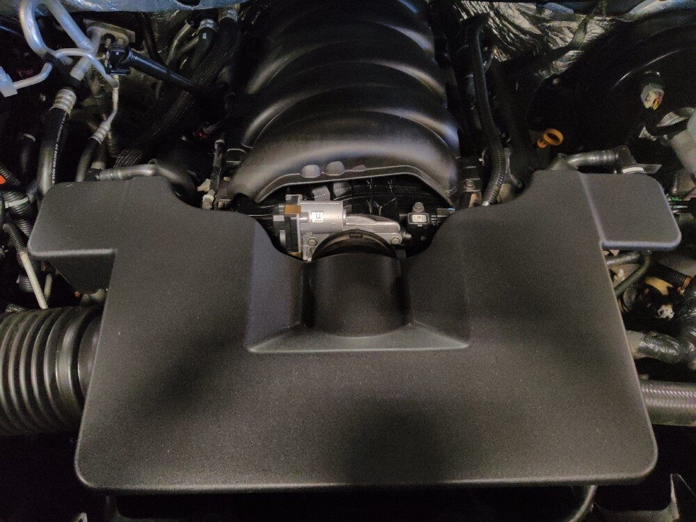 2018 Chevrolet Tahoe in Orlando, FL 32808 - 18105525 30