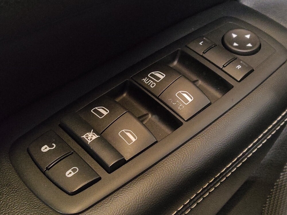 2015 Jeep Grand Cherokee in Orlando, FL 32808 - 18105532 27