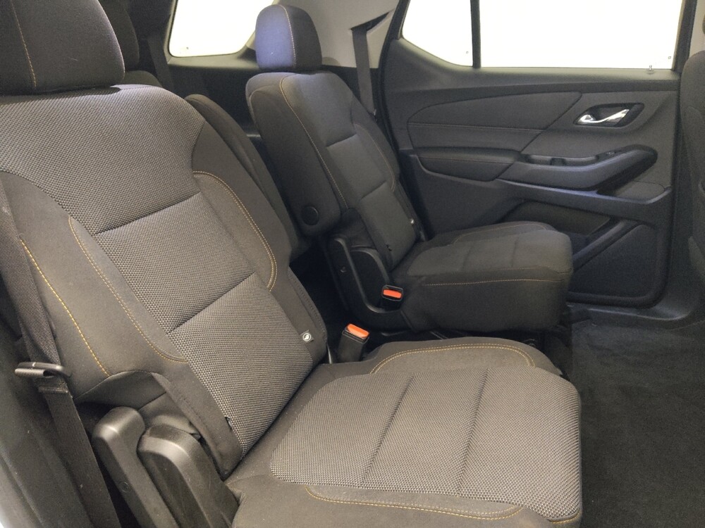 2020 Chevrolet Traverse in Orlando, FL 32808 - 18105533 19