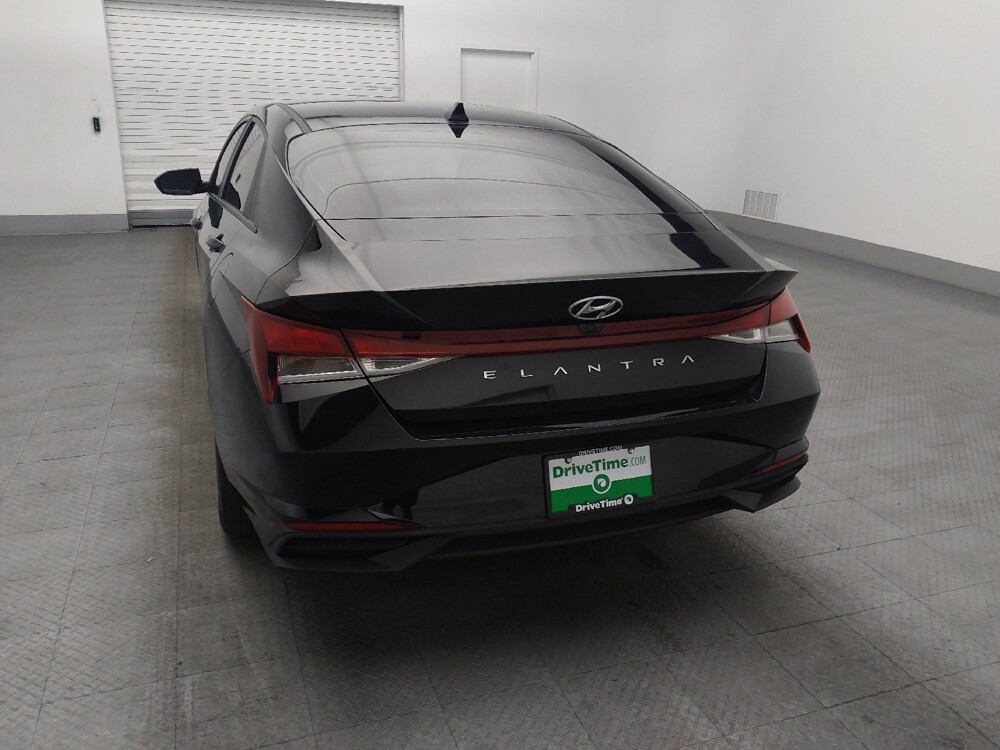 2021 Hyundai Elantra in Fayetteville, NC 28304 - 18105535 6