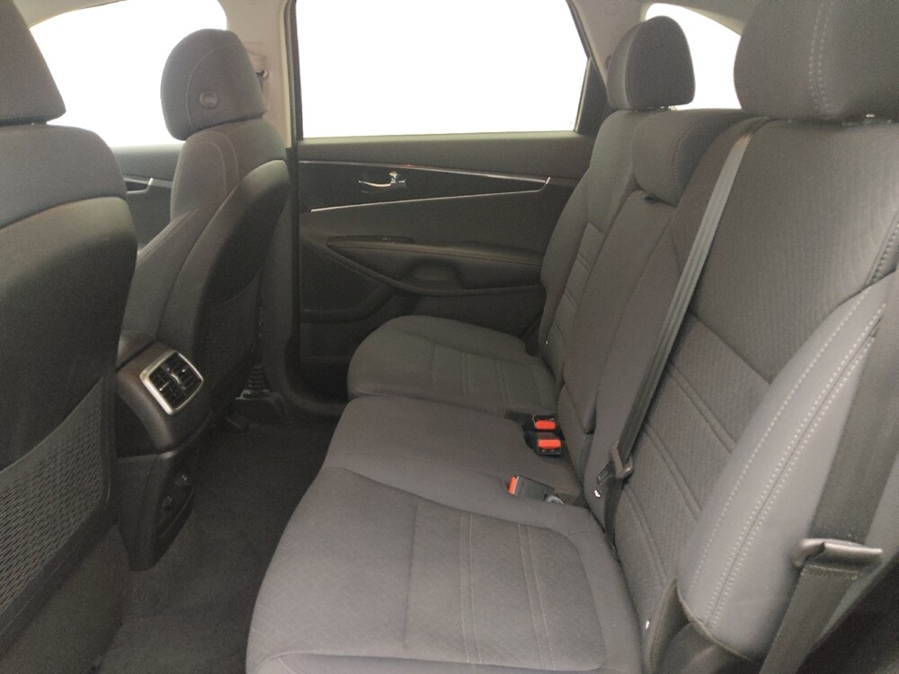 2017 Kia Sorento in Kissimmee, FL 34744 - 18105540 18