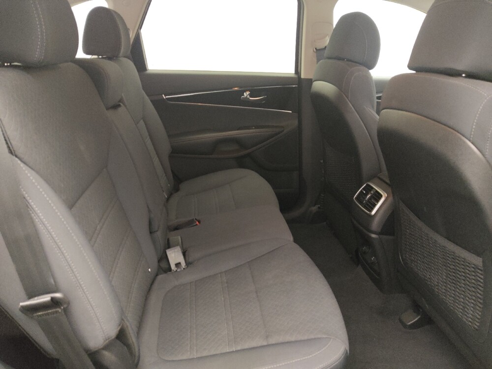 2017 Kia Sorento in Kissimmee, FL 34744 - 18105540 19