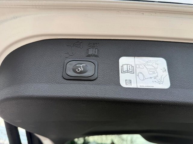 2018 Ford Escape in Baltimore, MD 21225 - 18105563 15